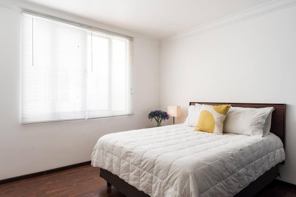 Condesa Residence 7 Stylish 2 Bedroom, 1 Bathroom Residence Accentuating Expansive Interiors เม็กซิโกซิตี้ ภายนอก รูปภาพ