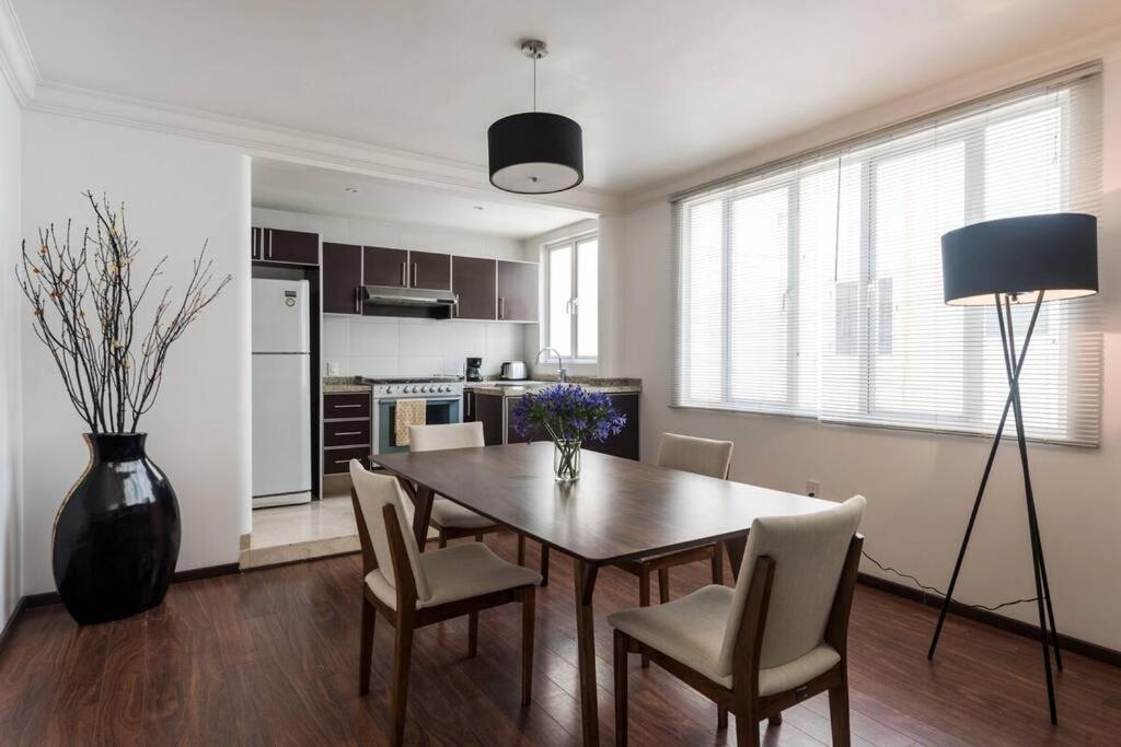 Condesa Residence 7 Stylish 2 Bedroom, 1 Bathroom Residence Accentuating Expansive Interiors เม็กซิโกซิตี้ ภายนอก รูปภาพ